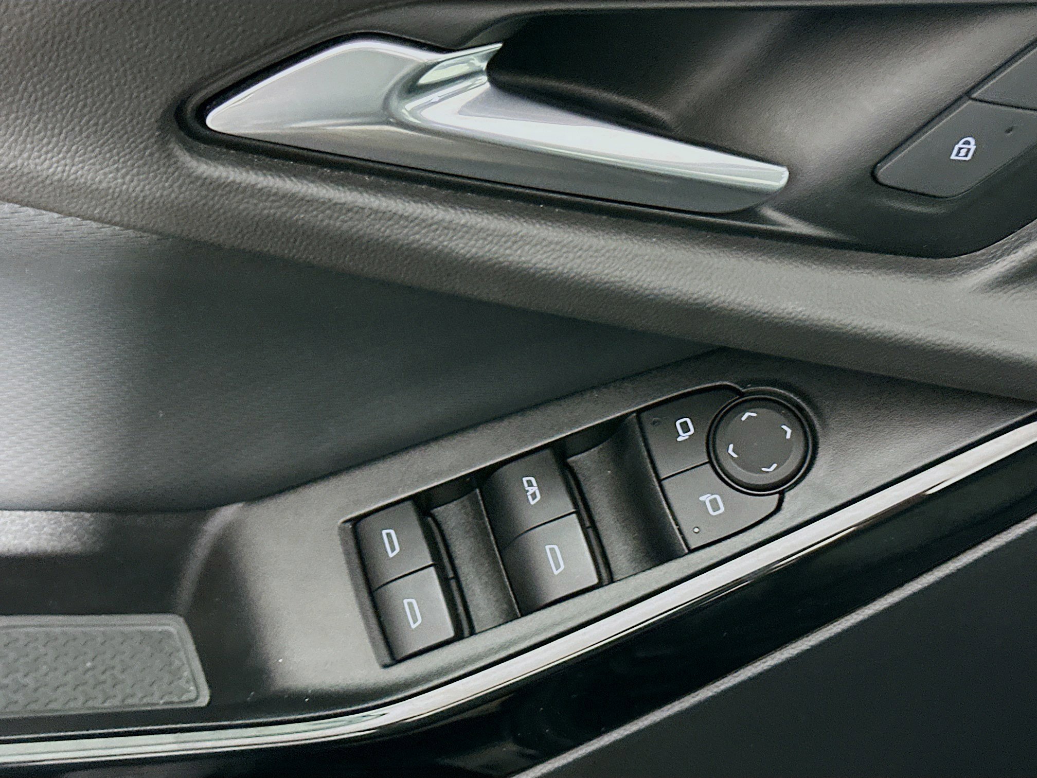 Used 2025 Chevrolet Equinox LT image 15