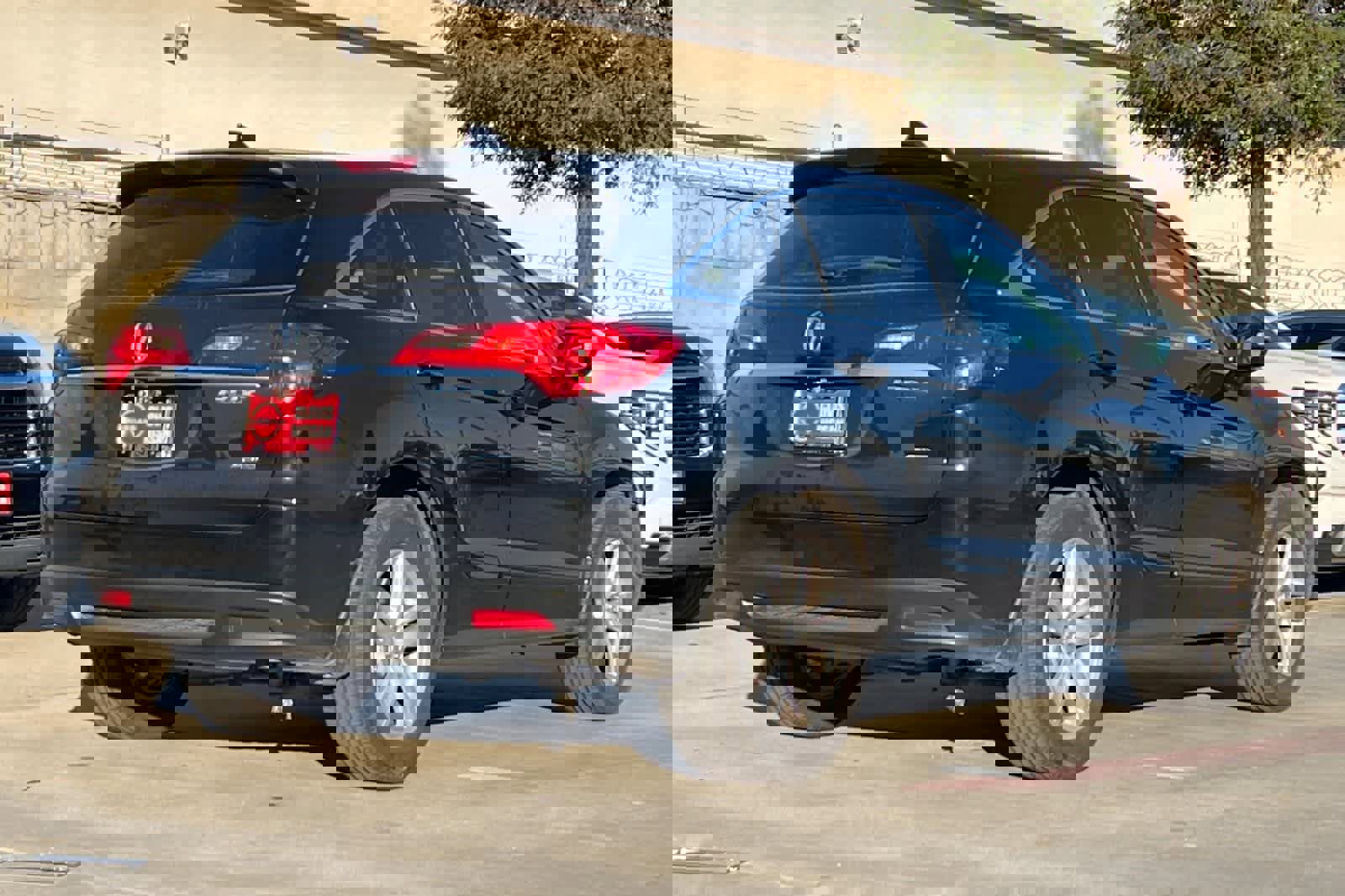 Used 2015 Acura RDX AWD w/ Technology Package image 3