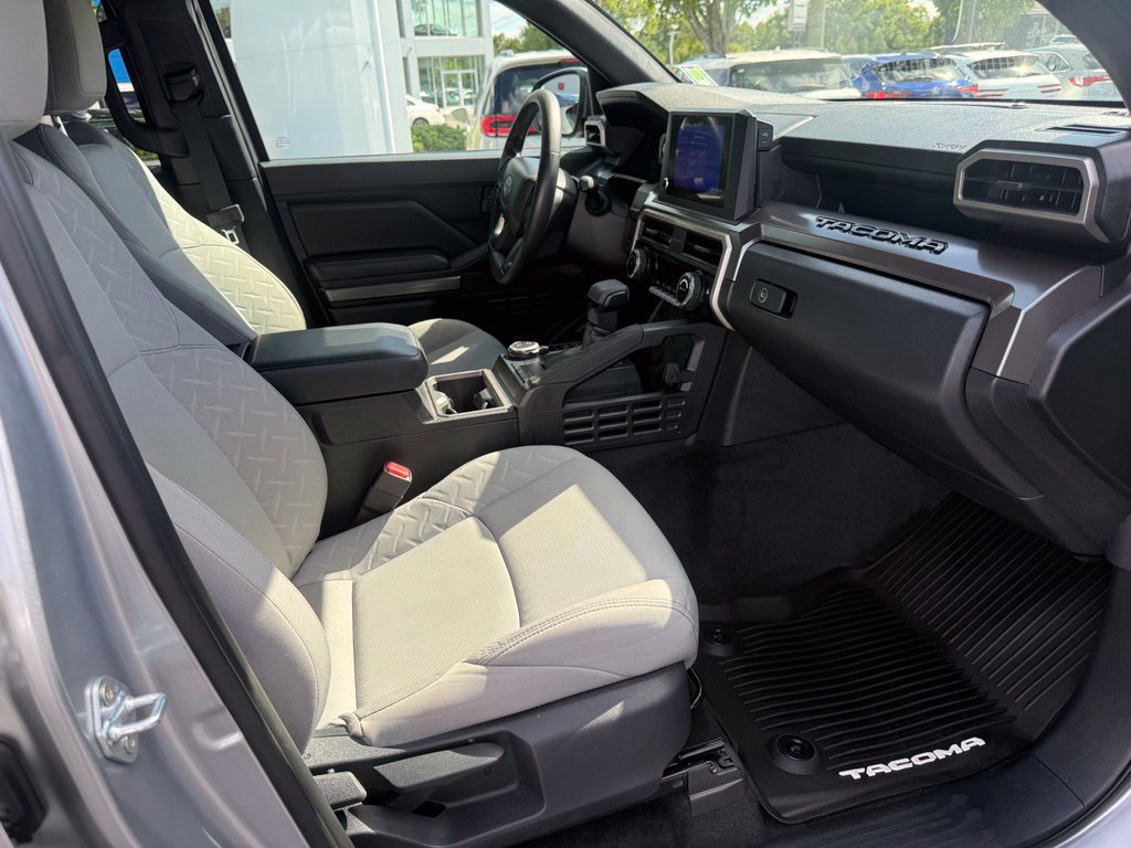 Certified 2025 Toyota Tacoma SR5 AWD/4WD image 22