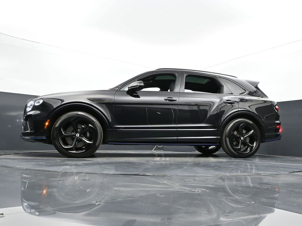 Used 2025 Bentley Bentayga AWD/4WD image 70
