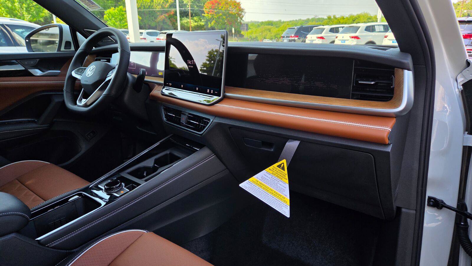 New 2027 Volkswagen Tiguan SEL R-Line AWD/4WD image 40