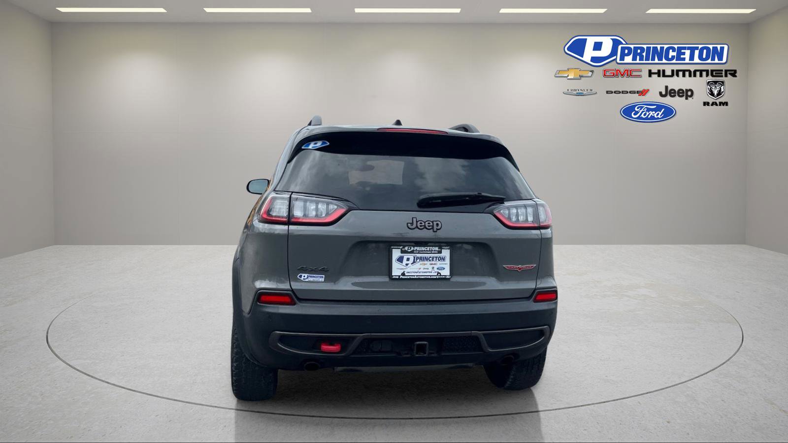 Used 2019 Jeep Cherokee Trailhawk image 6