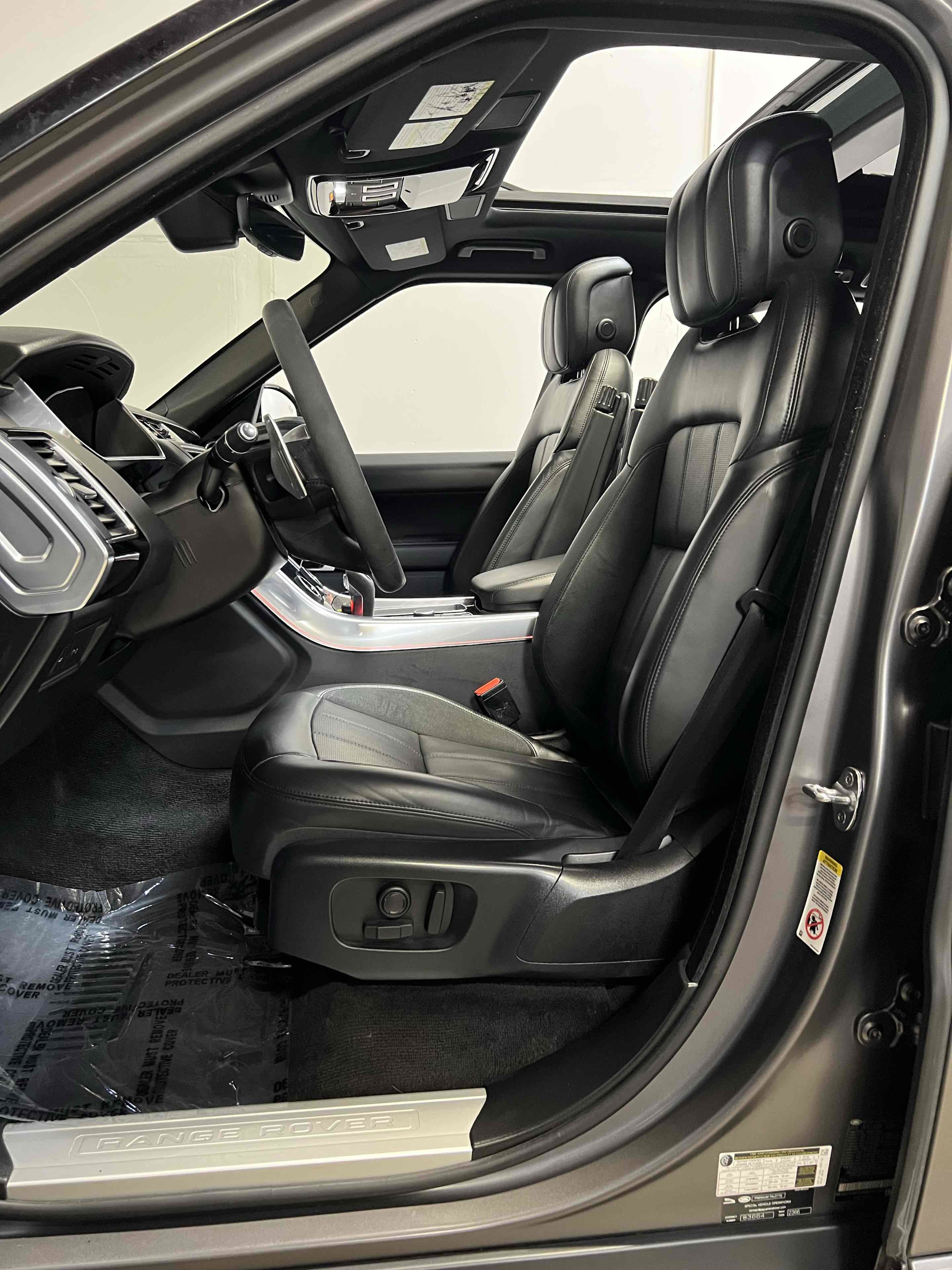 Used 2020 Land Rover Range Rover Sport HST image 30