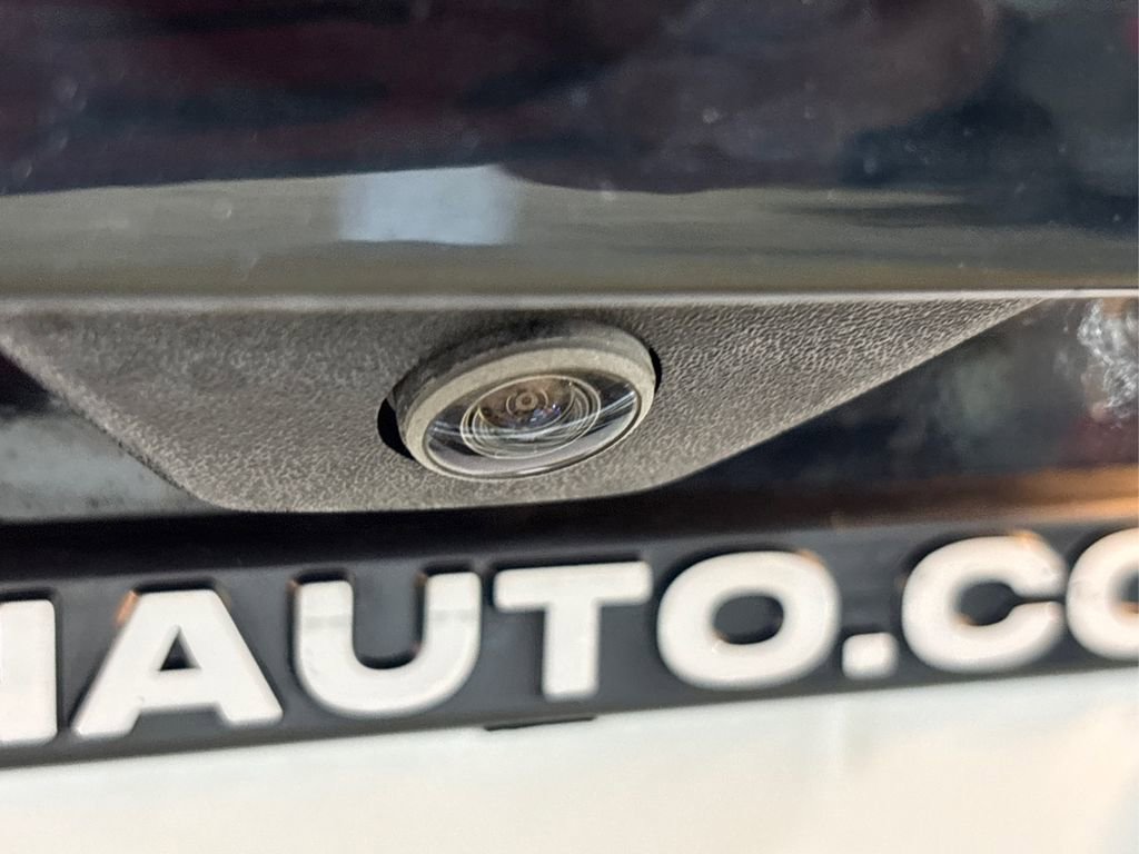 Used 2017 Jeep Renegade Latitude w/ Cold Weather Group image 15