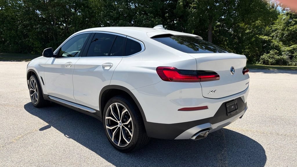 Used 2022 BMW X4 xDrive30i w/ Premium Package 2 AWD/4WD image 3