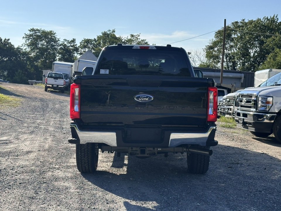 New 2025 Ford F250 XLT w/ FX4 Off-Road Package image 9