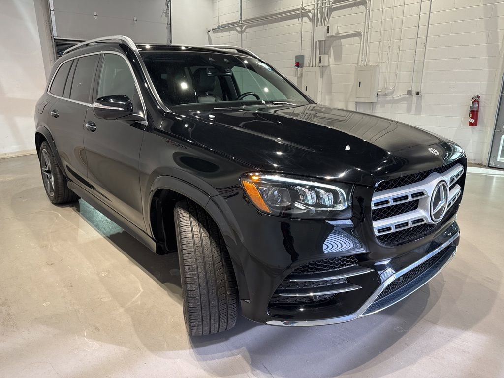 Used 2023 Mercedes-Benz GLS 450 4MATIC w/ AMG Line Exterior image 3