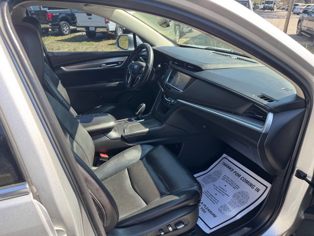 Used 2017 Cadillac XT5 Luxury image 16