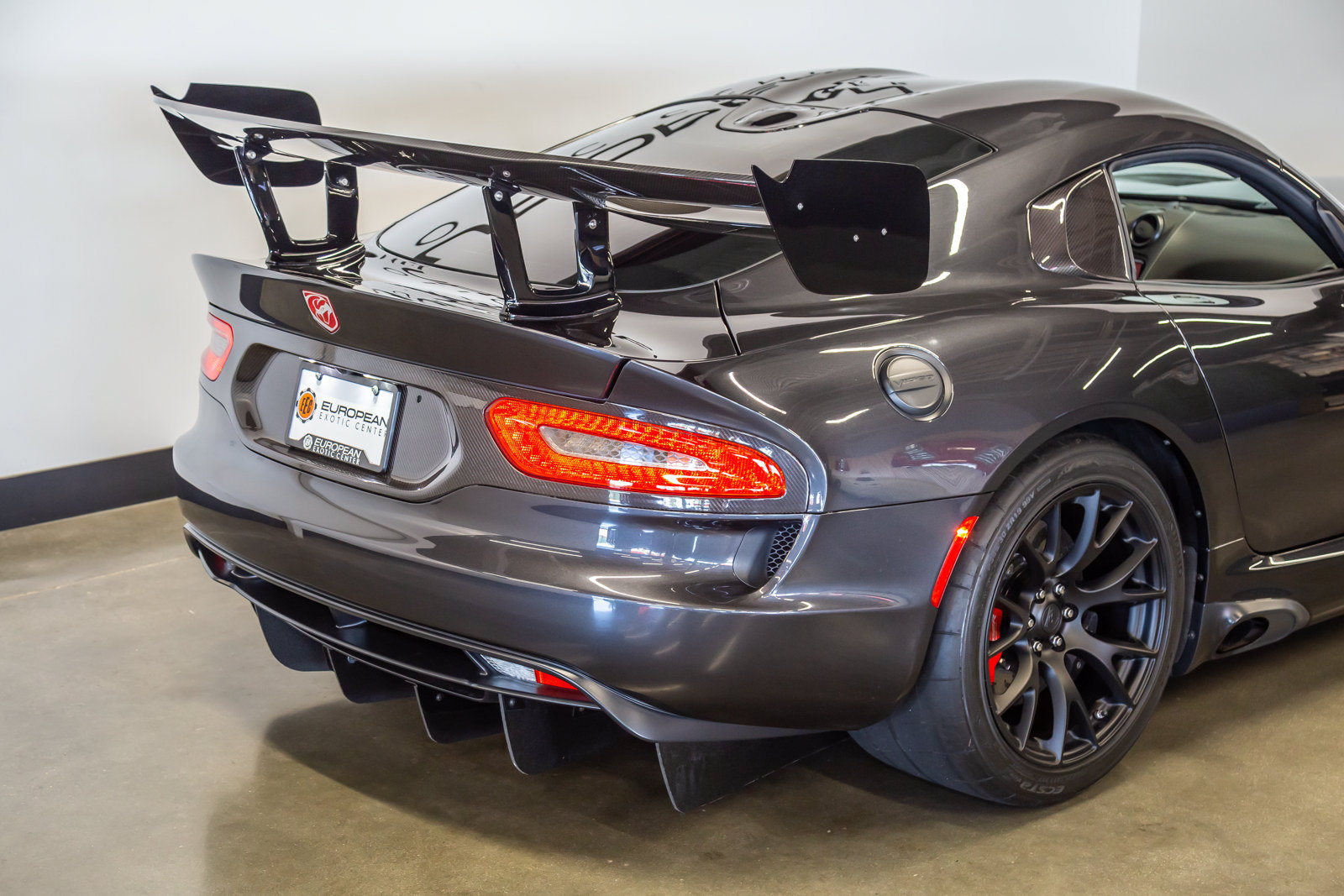 Used 2016 Dodge Viper ACR w/ Exterior Carbon Fiber Package RWD image 21