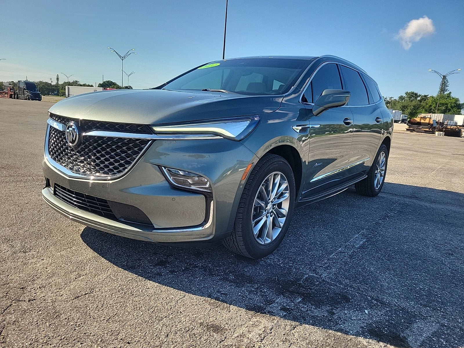 Used 2022 Buick Enclave Avenir w/ Avenir Technology Package FWD image 2