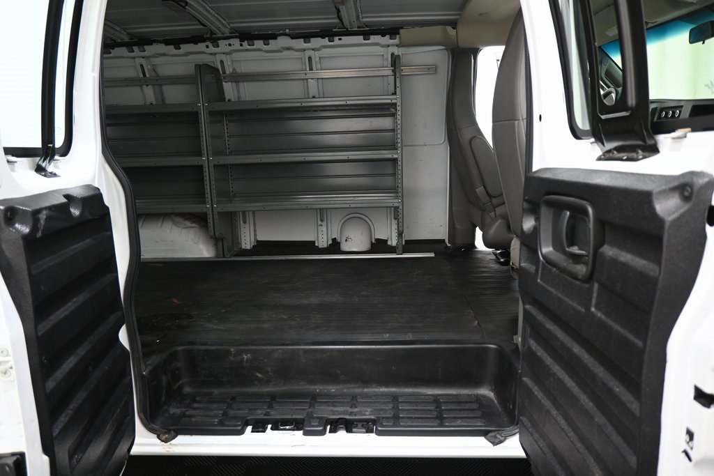 Used 2021 Chevrolet Express 2500 image 15