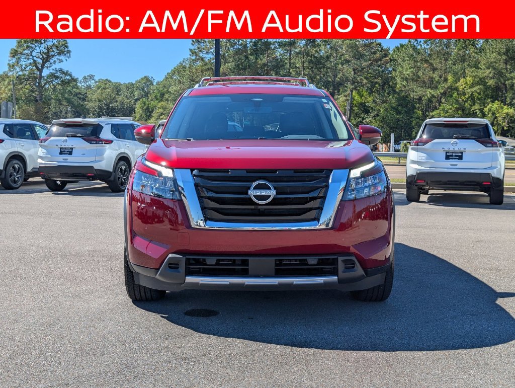 Used 2025 Nissan Pathfinder SL FWD image 10