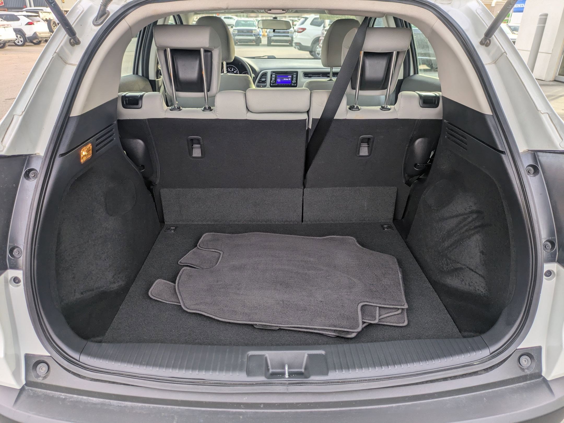 Used 2021 Honda HR-V LX image 27