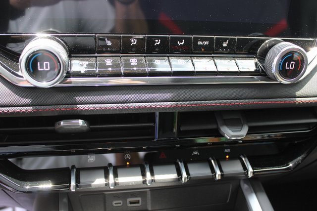 New 2025 Chevrolet Colorado Z71 w/ Technology Package image 13