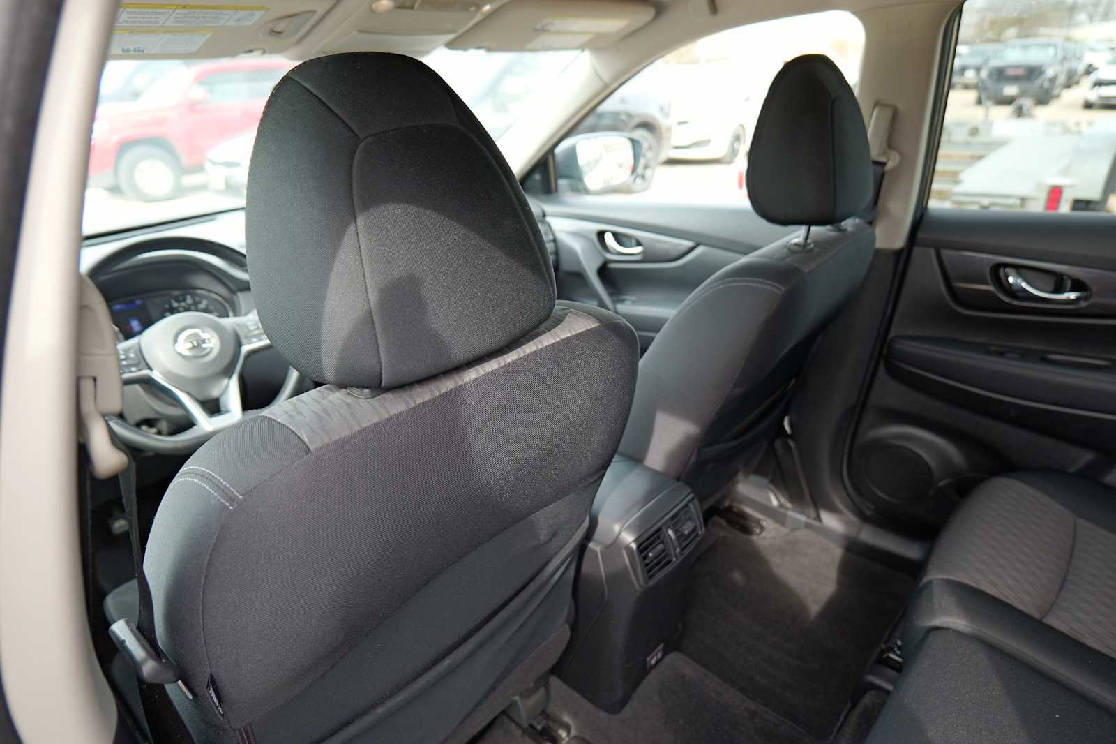 Used 2020 Nissan Rogue SV image 22