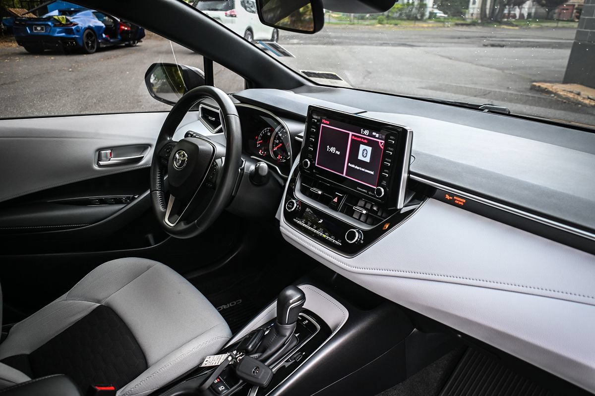 Used 2021 Toyota Corolla SE w/ SE Preferred Package FWD image 19