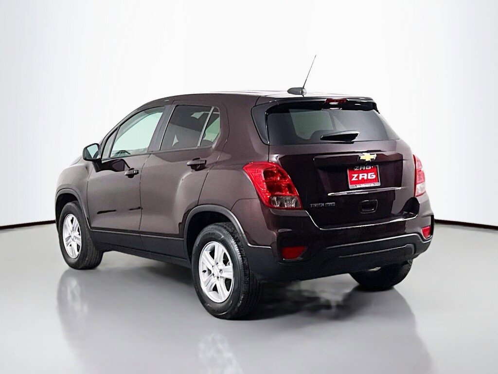 Used 2021 Chevrolet Trax LS w/ Tint and Cruise Package AWD/4WD image 3
