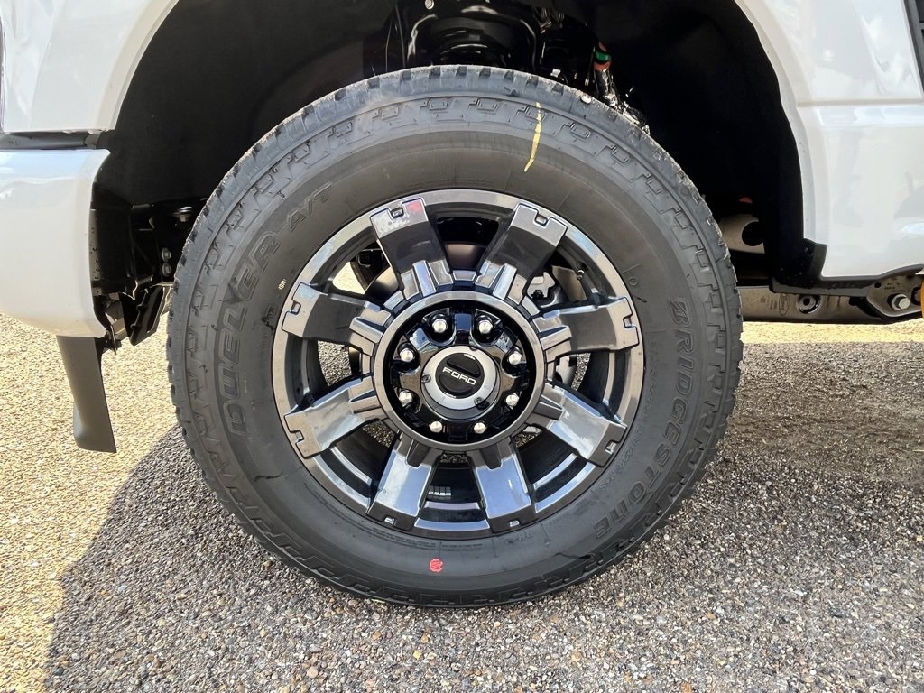 New 2026 Ford F350 4x4 Crew Cab Super Duty image 9