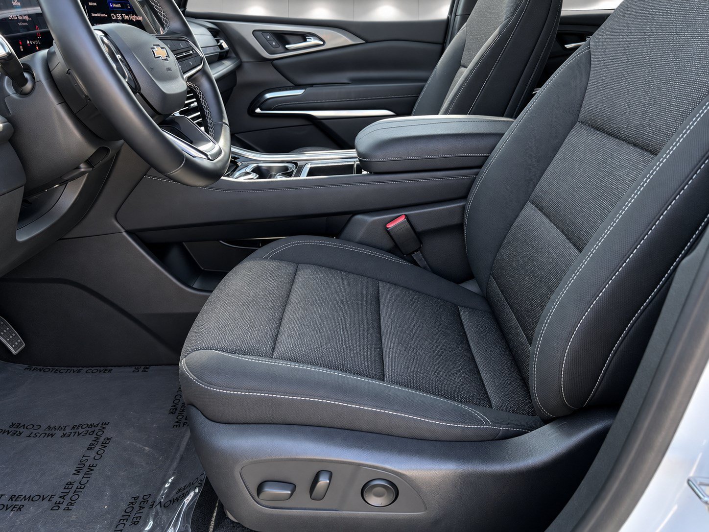 Used 2024 Chevrolet Traverse LT FWD image 10