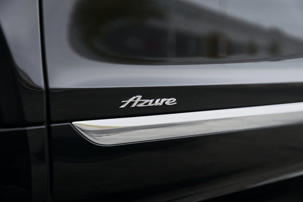 Used 2023 Bentley Bentayga Extended Wheelbase AWD/4WD image 10