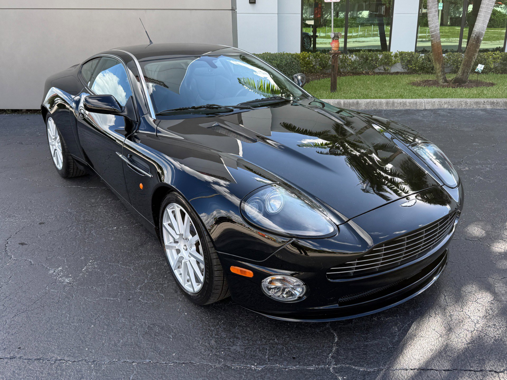 Used 2006 Aston Martin Vanquish S image 12