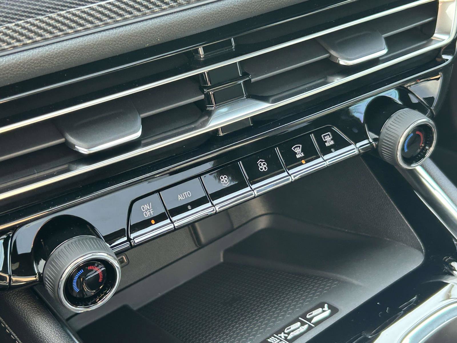 New 2026 Chevrolet Traverse High Country w/ LPO, Floor Liner Package image 27