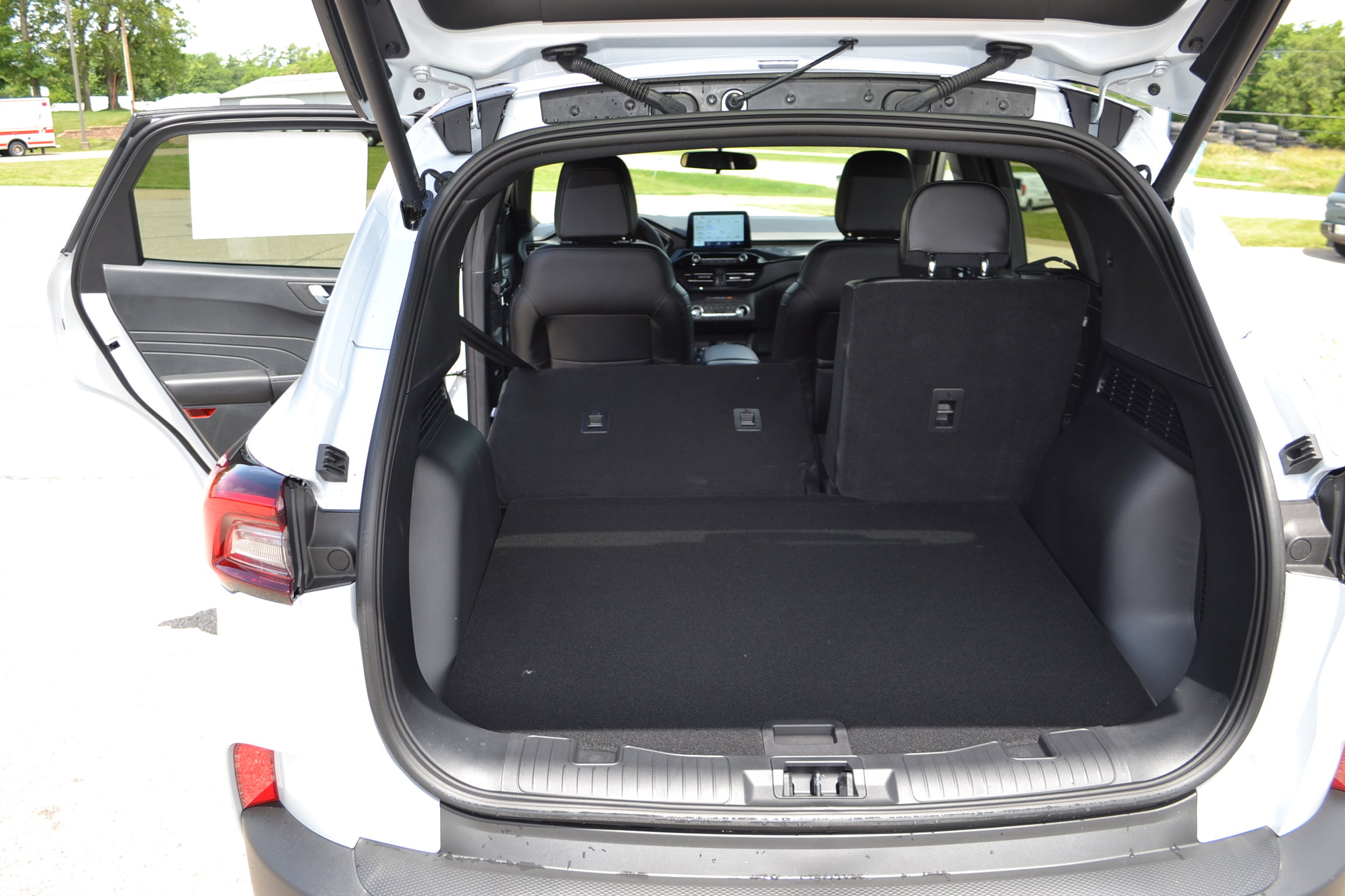 New 2025 Ford Escape ST-Line w/ Equipment Group 301A image 12