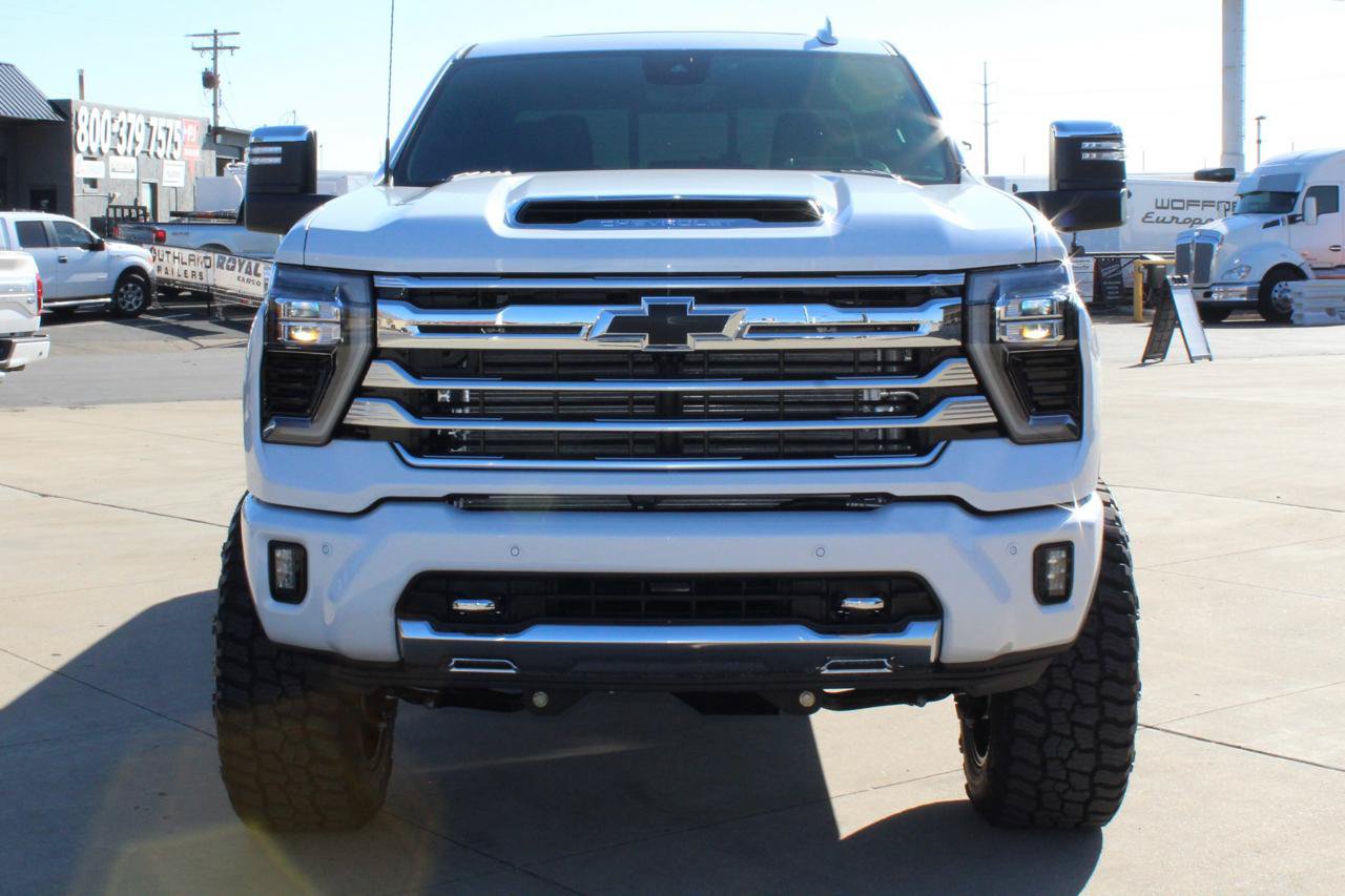 Used 2026 Chevrolet Silverado 3500 High Country w/ High Country Premium Package AWD/4WD image 7