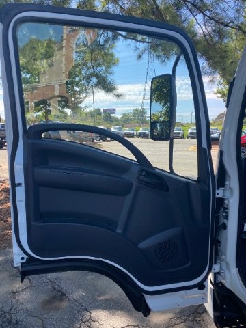 Used 2024 Isuzu NPR image 19