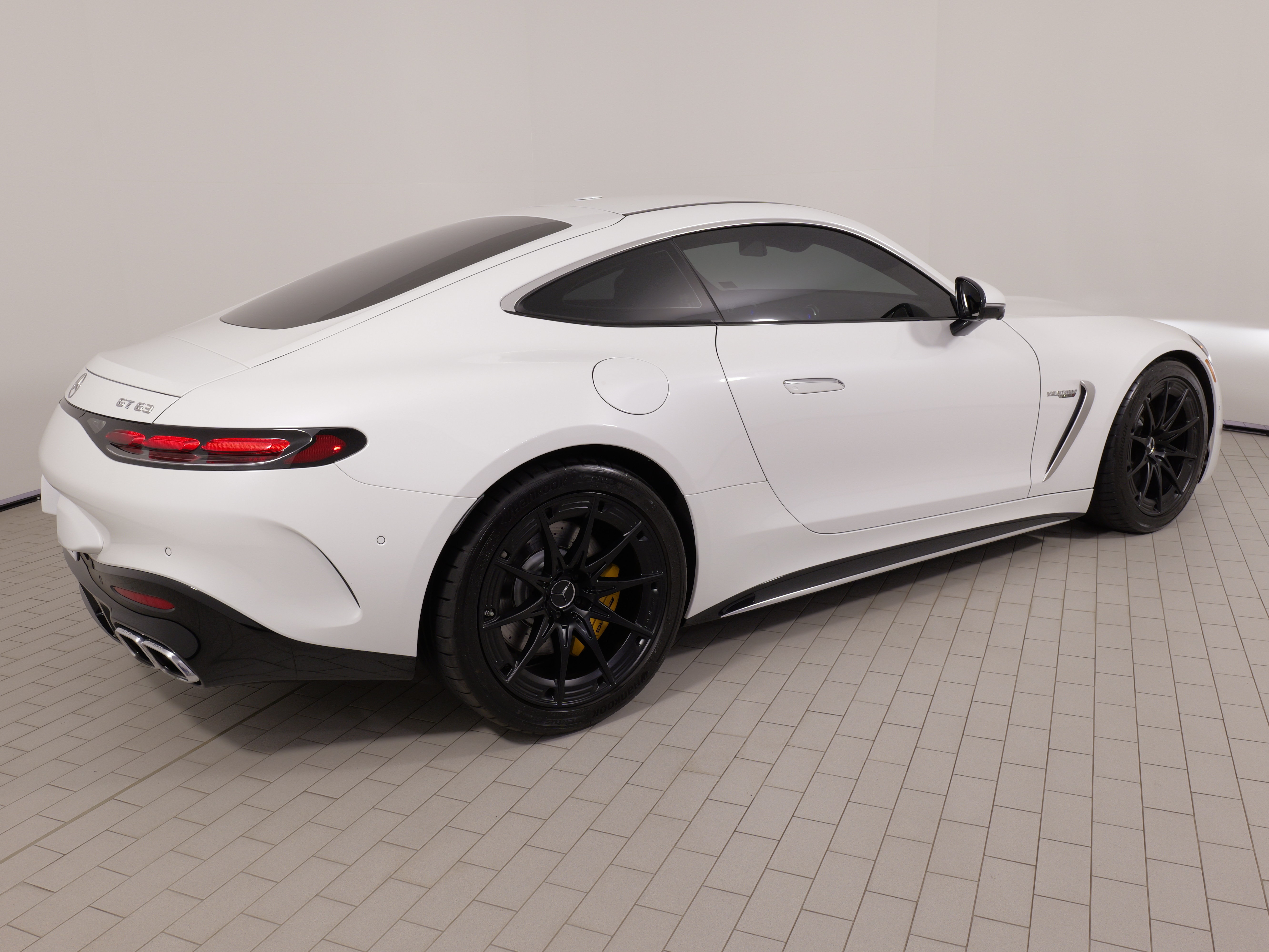 Used 2025 Mercedes-Benz AMG GT 63 image 11