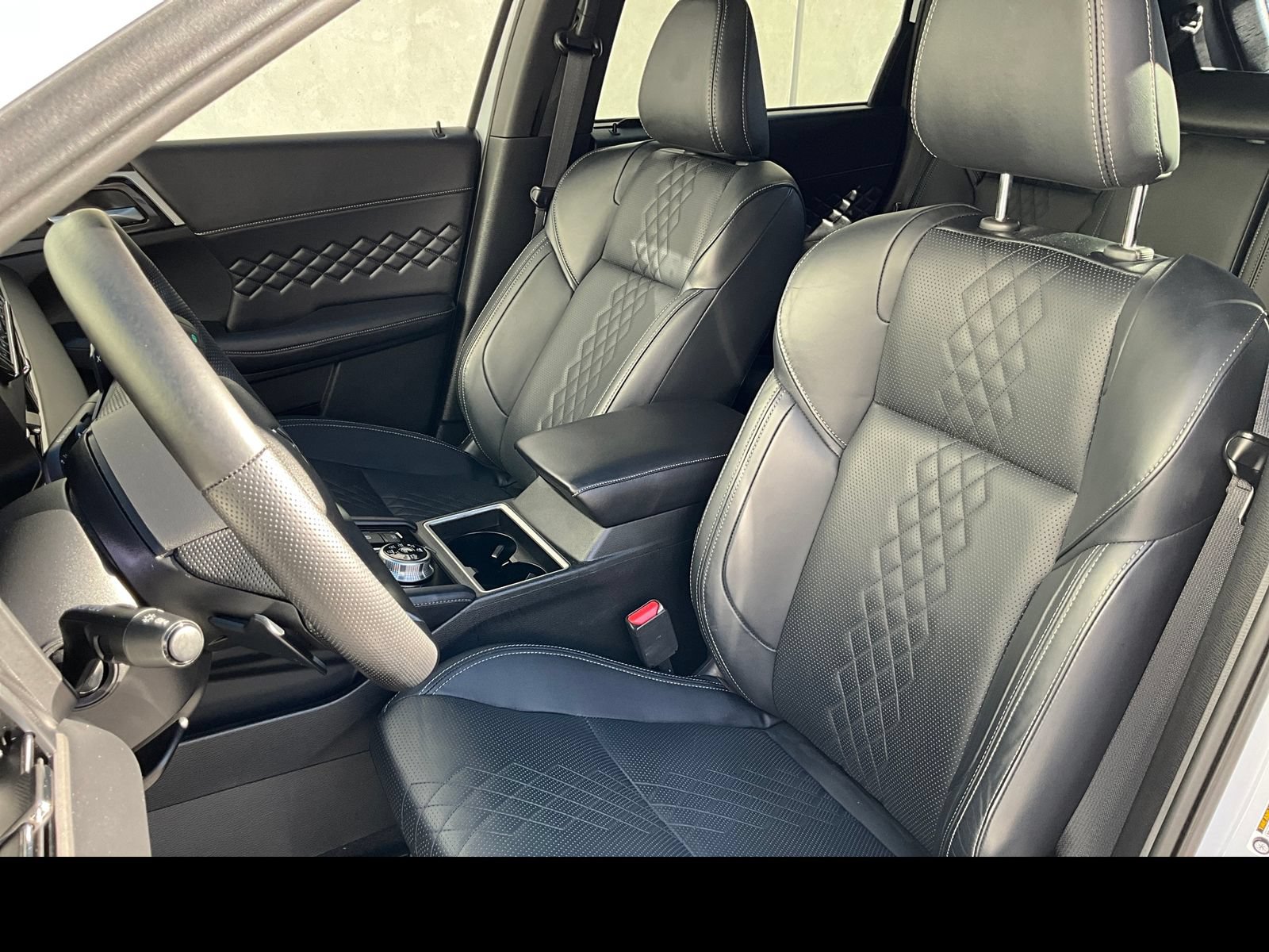 Used 2025 Mitsubishi Outlander SEL Black Edition AWD/4WD image 8