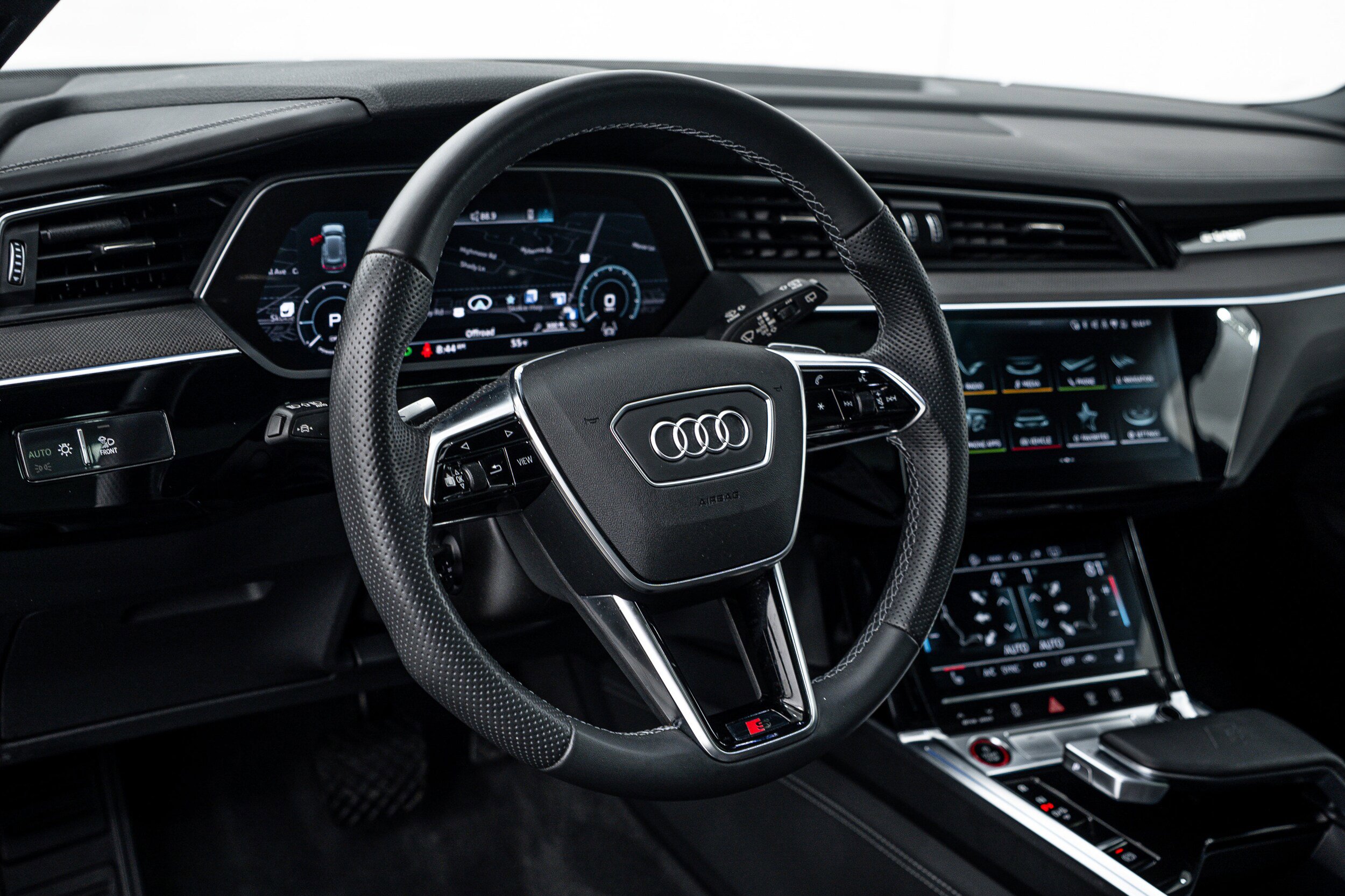 Certified 2023 Audi e-tron S Premium Plus AWD/4WD image 10