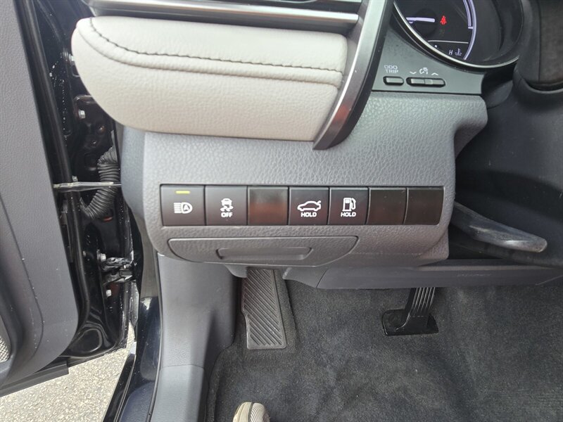 Used 2023 Toyota Camry SE w/ Audio Upgrade Package FWD image 14