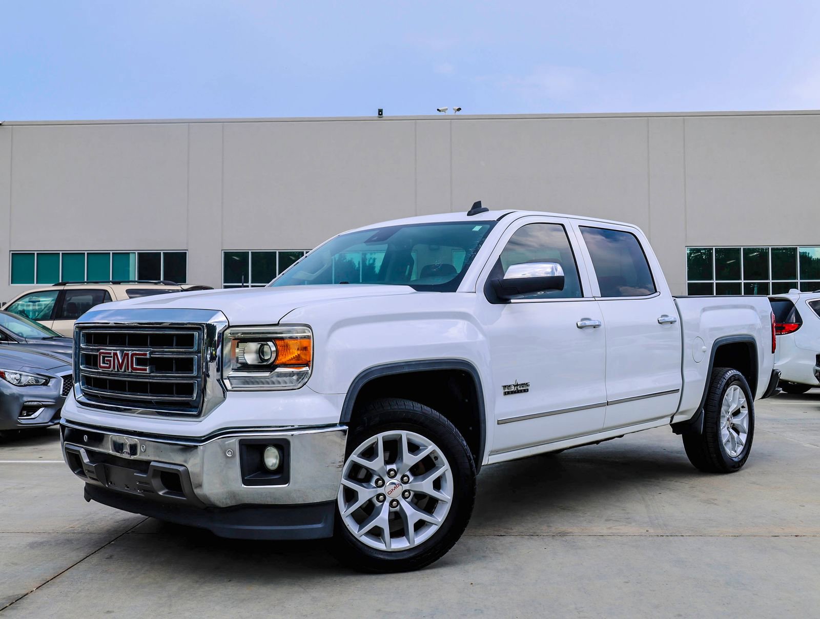 Used 2015 GMC Sierra 1500 SLT RWD image 1
