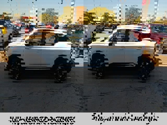 New 2026 Nissan Kicks SR image 8