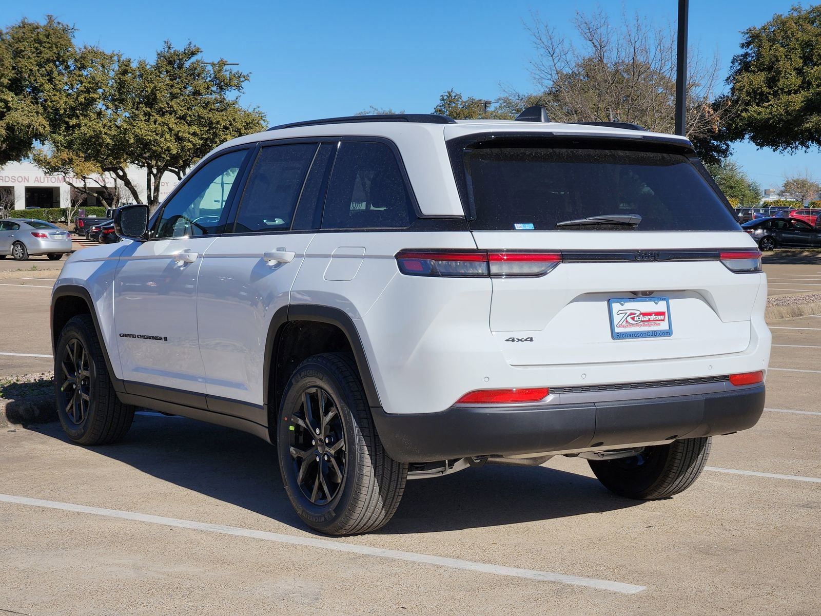 New 2026 Jeep Grand Cherokee Altitude AWD/4WD image 4