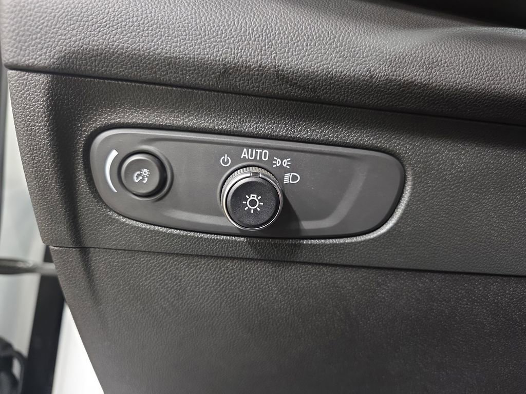 Used 2023 Buick Envision Essence w/ Sport Touring Package image 24