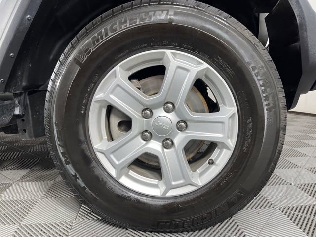 Used 2023 Jeep Wrangler Sport S image 14