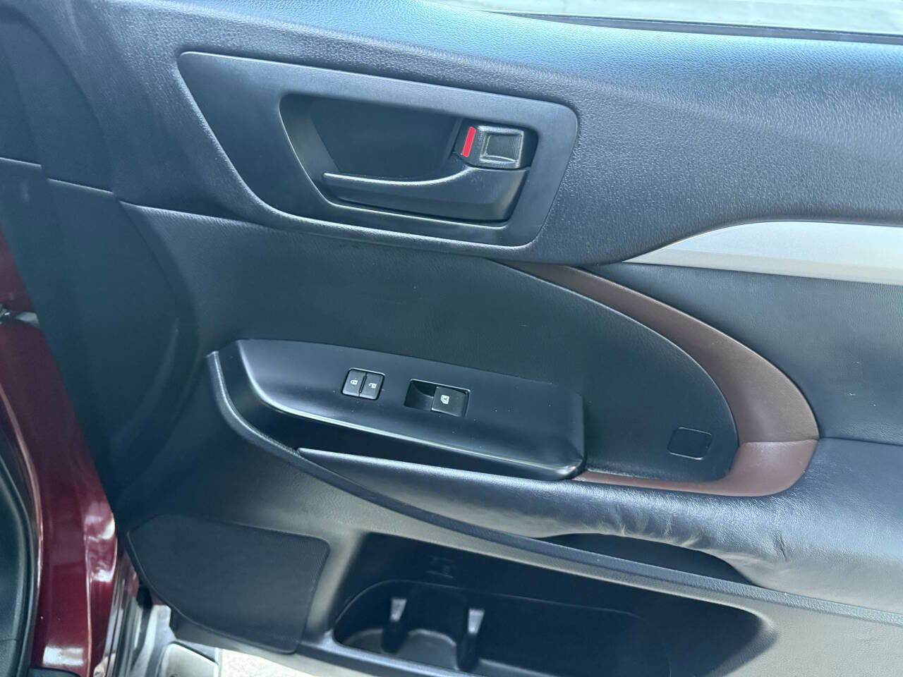 Used 2015 Toyota Highlander Plus FWD image 43