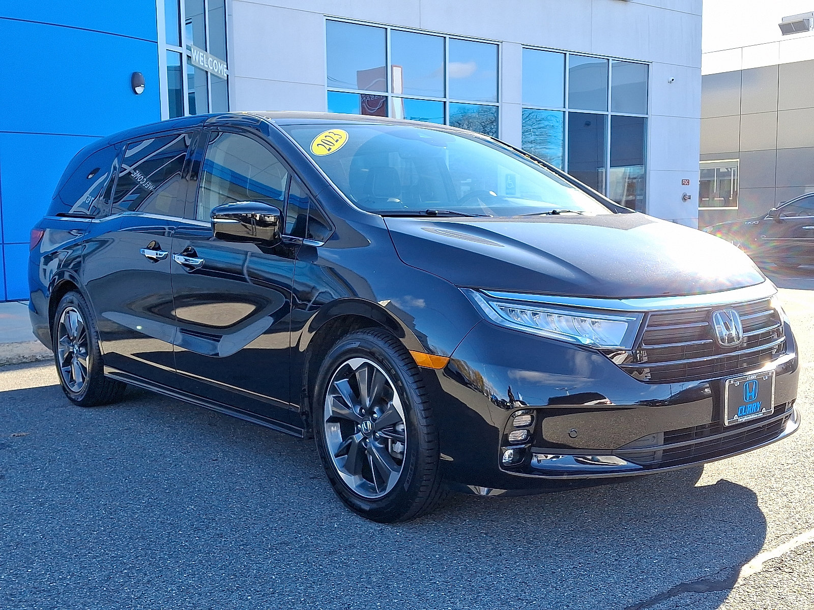 Used 2023 Honda Odyssey Elite image 3