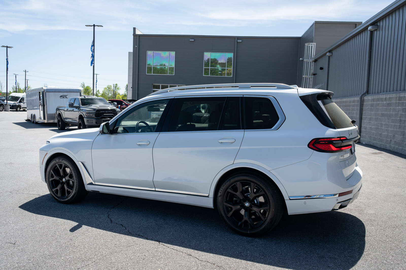 Used 2023 BMW X7 xDrive40i w/ Executive Package AWD/4WD image 14