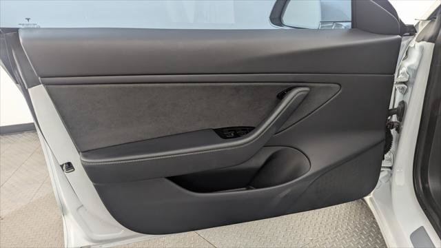 Used 2019 Tesla Model 3 Long Range RWD image 12