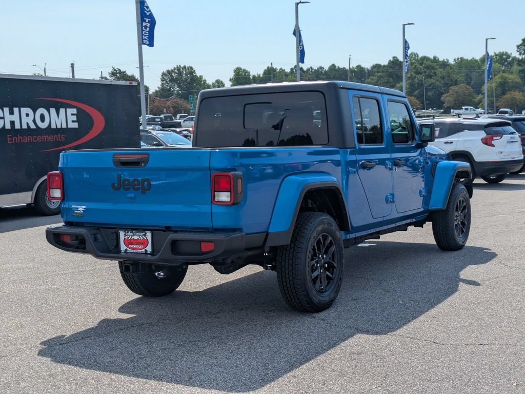 Used 2023 Jeep Gladiator Sport AWD/4WD image 3