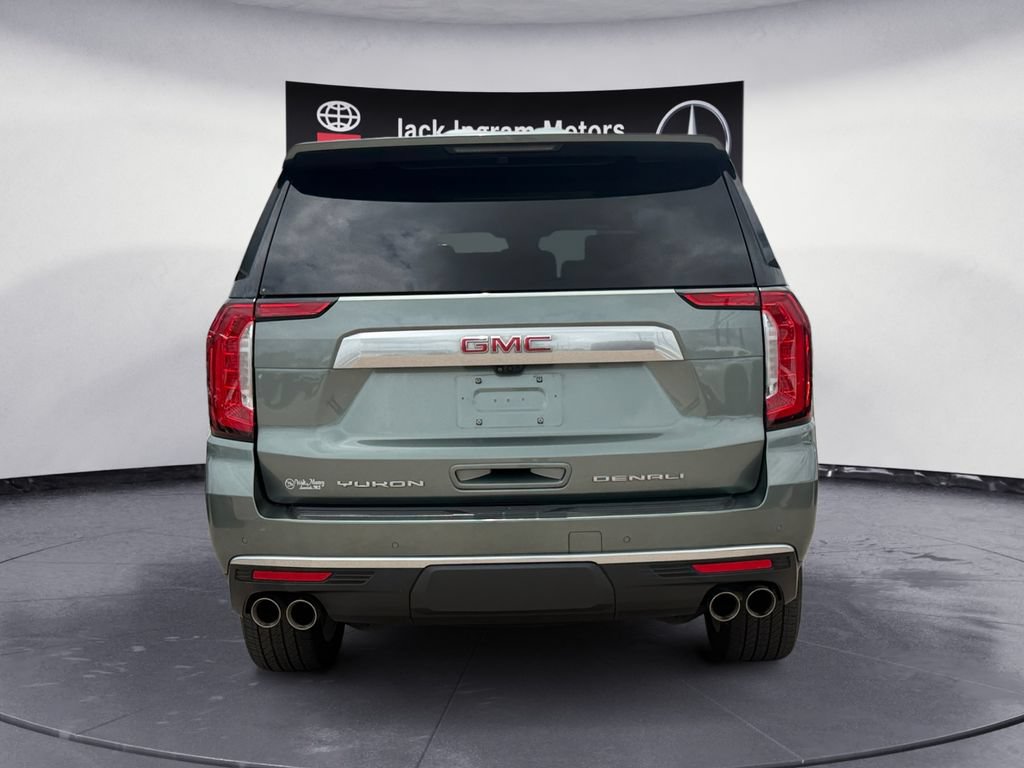 Used 2023 GMC Yukon Denali w/ Advanced Technology Package AWD/4WD image 4