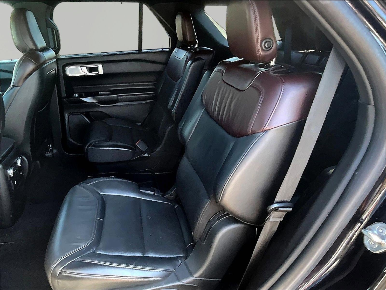 Used 2020 Ford Explorer Platinum w/ Premium Technology Package AWD/4WD image 22