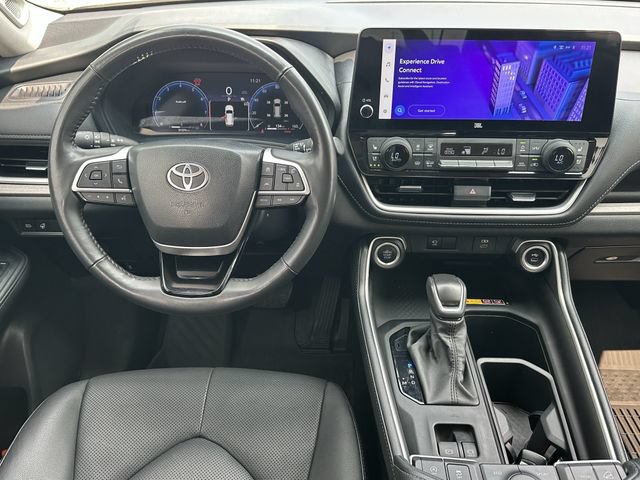 Used 2024 Toyota Grand Highlander AWD image 11
