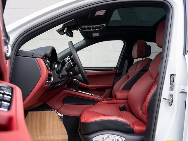 New 2026 Porsche Macan Turbo image 17