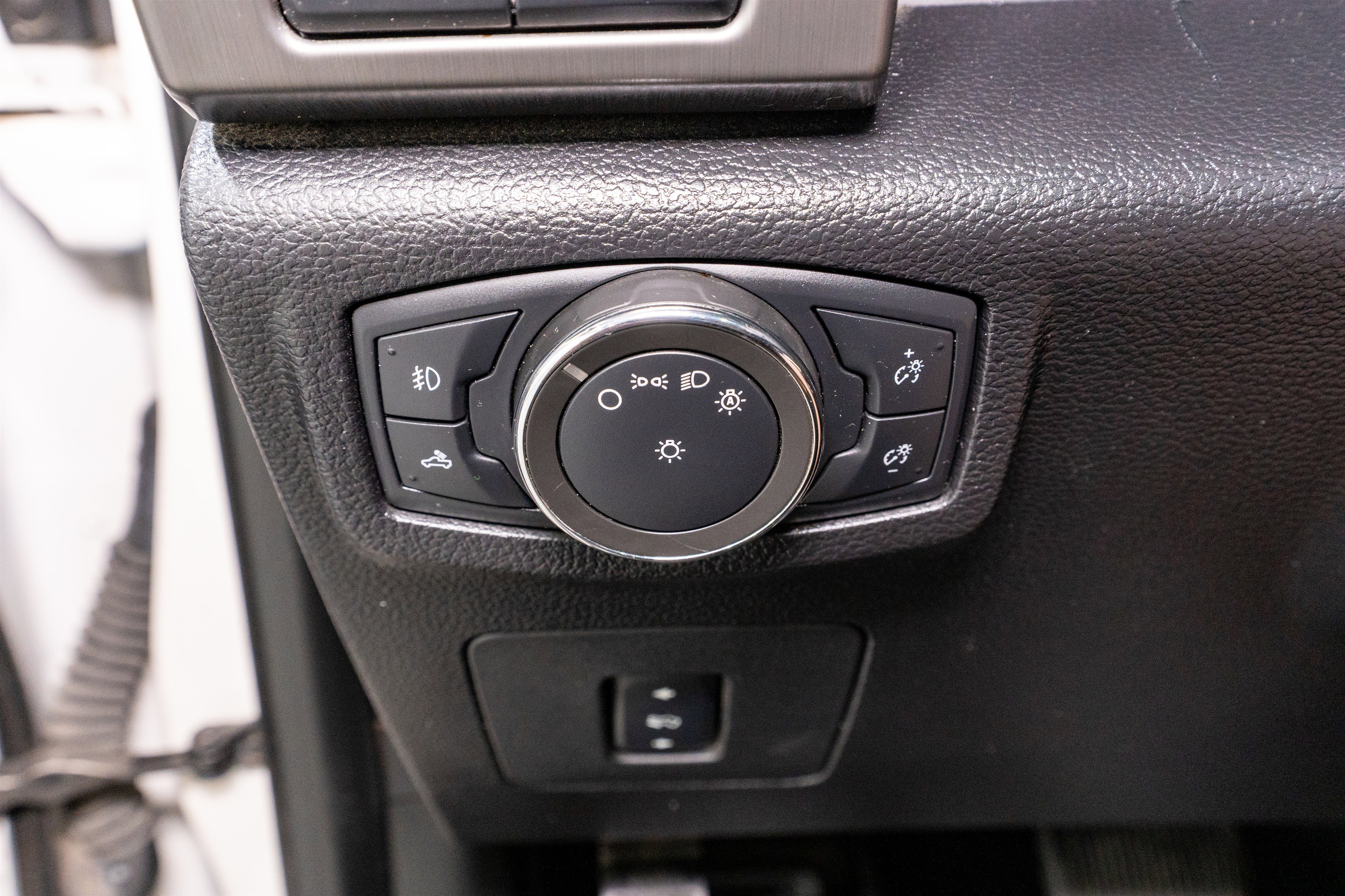 Used 2017 Ford F150 Limited AWD/4WD image 36