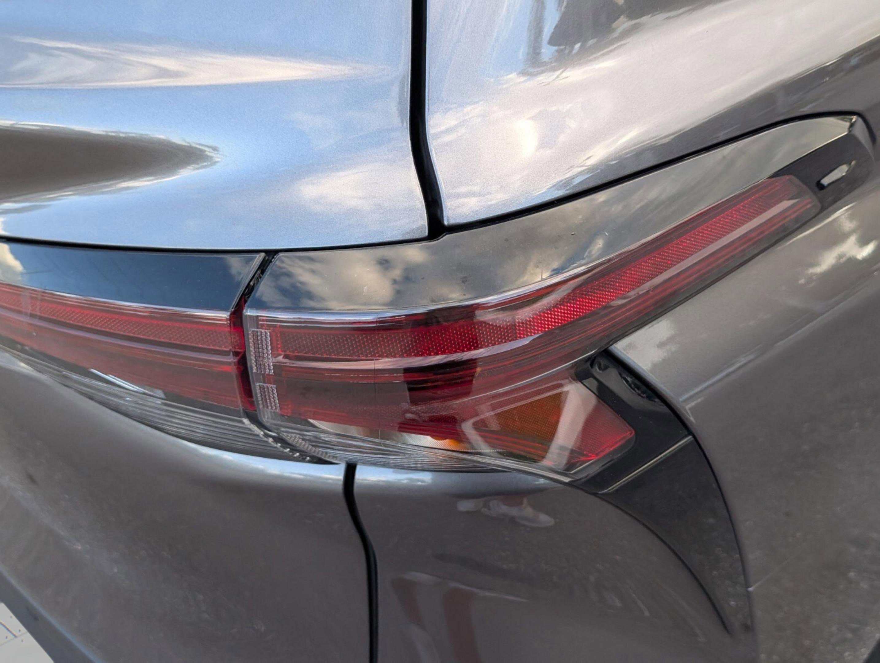 Used 2023 Toyota Sienna XLE image 25