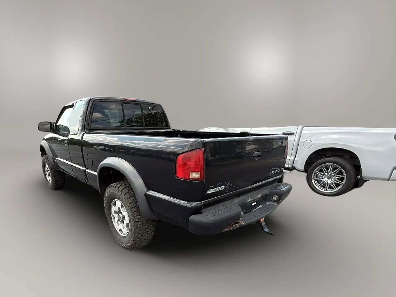 Used 2003 Chevrolet S10 Pickup LS w/ LS Preferred Equipment Group image 3